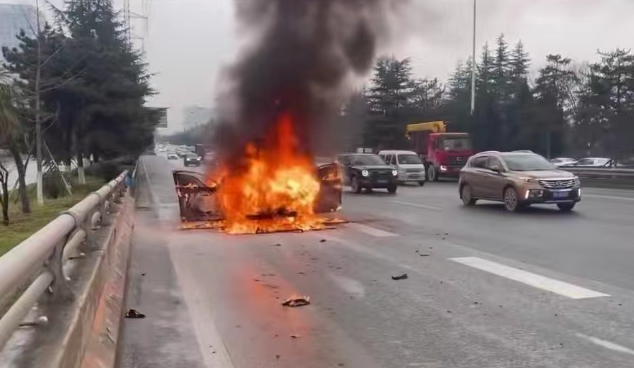 电动汽车起火 电动汽车起火